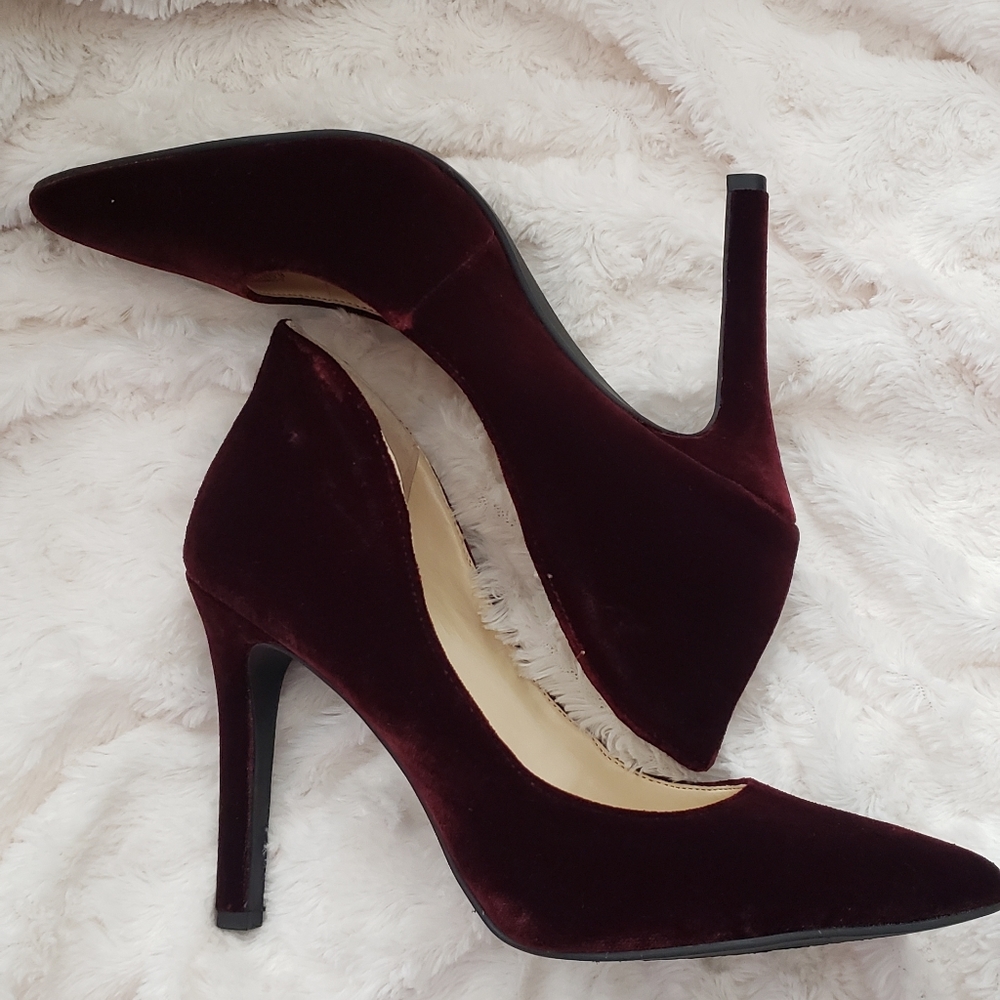 🌺Jessica Simpson Burgundy Wine velvet heel